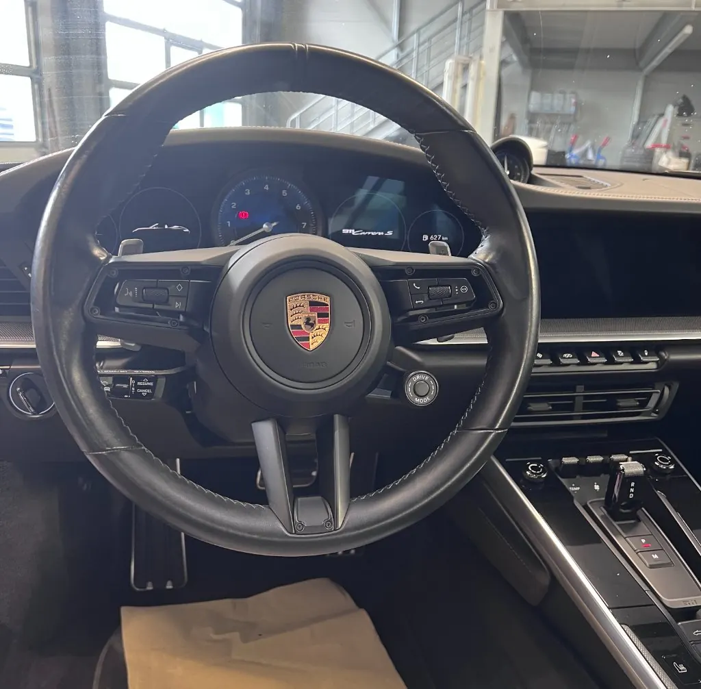 Porsche 911 Carrera S Innenraum – Cockpit-Finish
